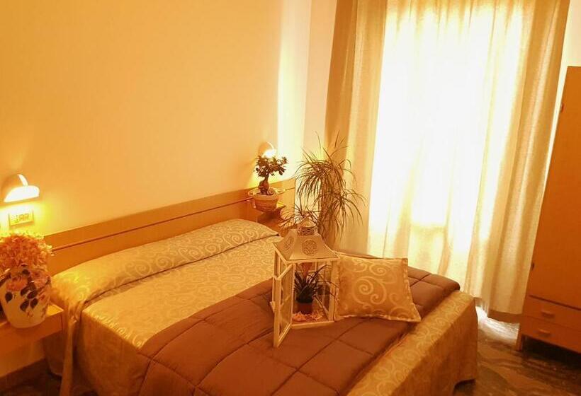 اتاق استاندارد چهارنفره با بالکن, Romantica