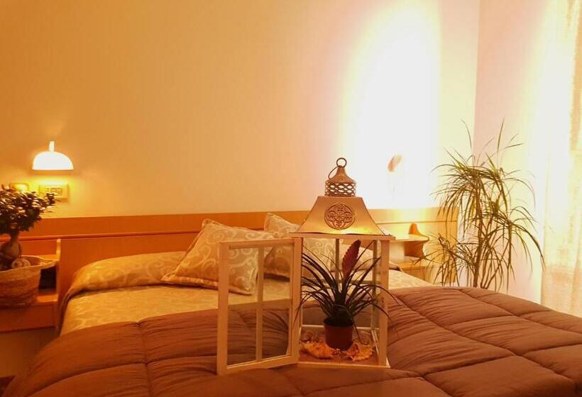 اتاق استاندارد چهارنفره با بالکن, Romantica