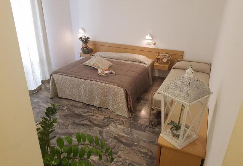 اتاق خانوادگی, Romantica