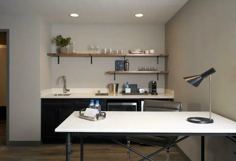 バルコニー付スイート, Archer Hotel Seattle/redmond