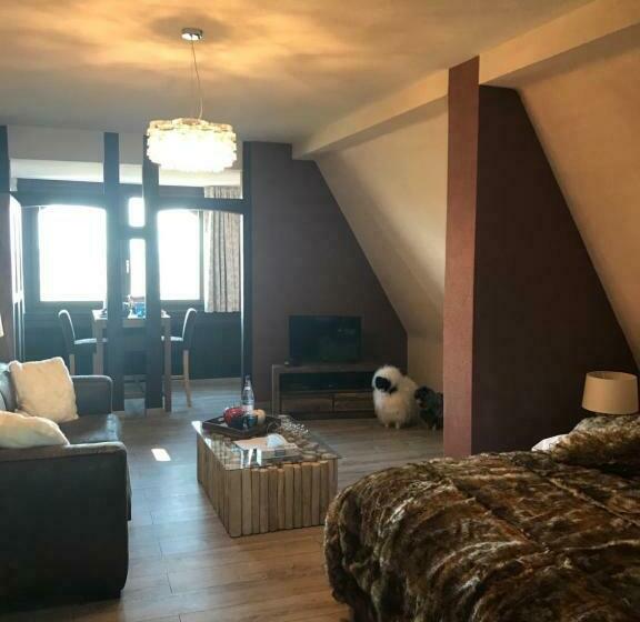 マウンテンビュースイート, La Haut