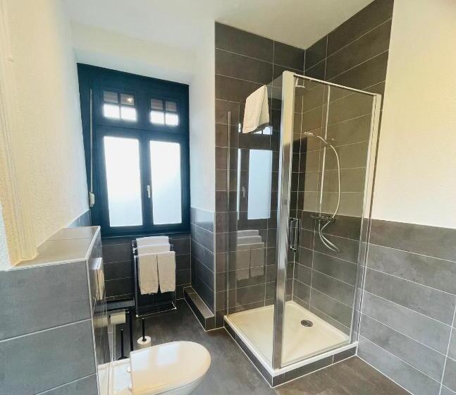 デラックススタジオ, La Haut