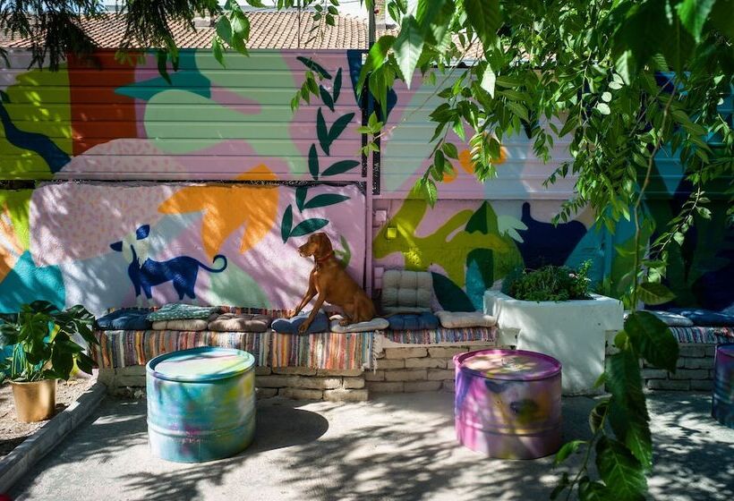 اتاق خانوادگی, Good People Design Hostel