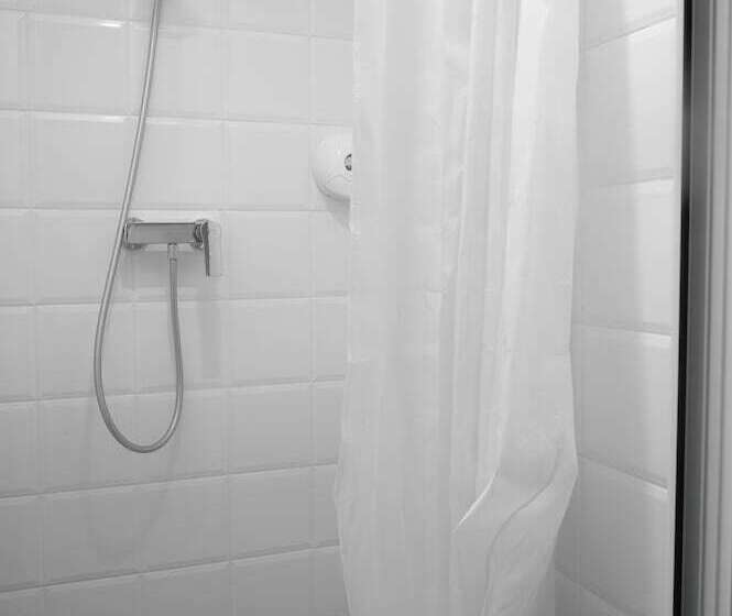 اتاق خانوادگی, Good People Design Hostel