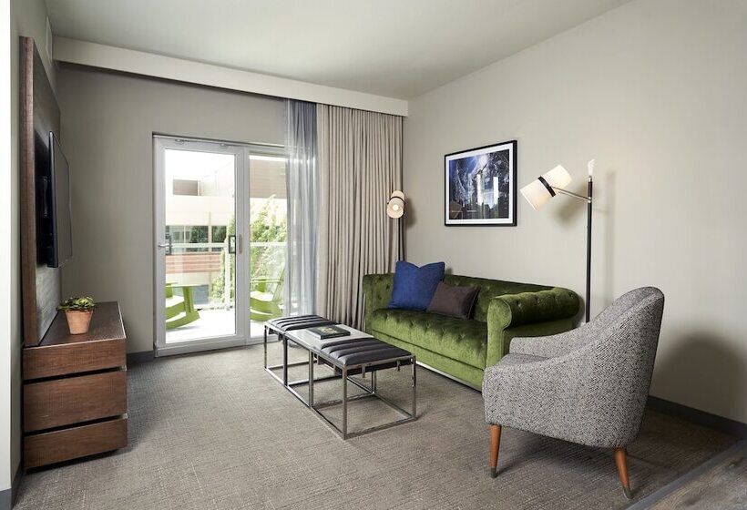 סוויטה עם מרפסת, Archer Hotel Seattle/redmond