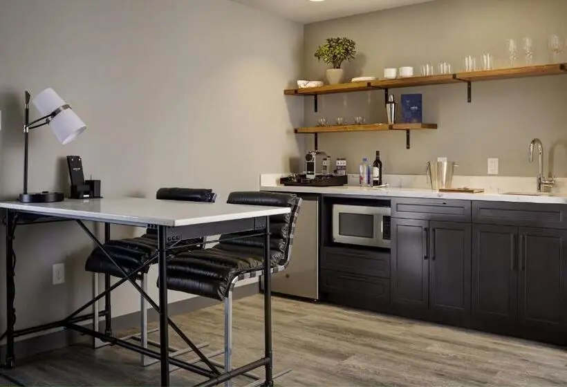 バルコニー付スイート, Archer Hotel Seattle/redmond