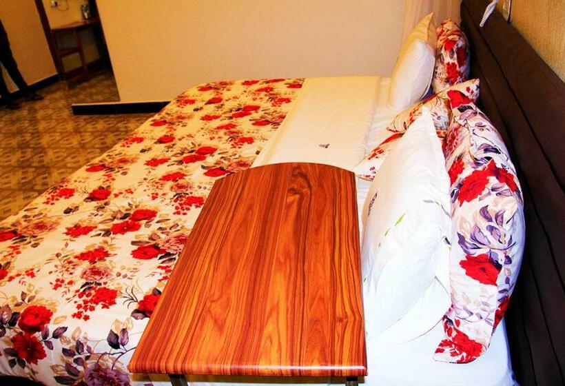 اتاق لوکس با تخت بزرگ, Hoima Buffalo Hotel & Business Hub Ltd