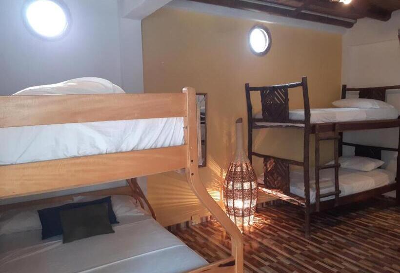 חדר משפחתי, Weekendhostal
