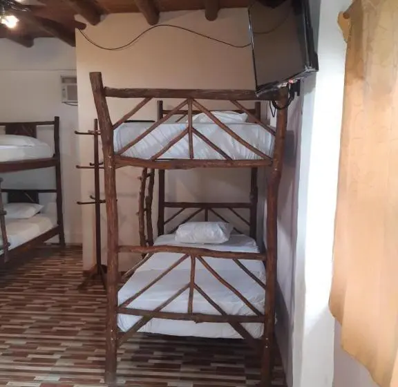 اتاق خانوادگی, Weekendhostal