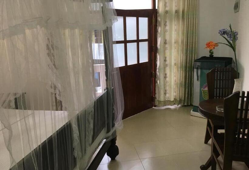 バルコニー付きデラックスルーム, Galle Fantacy