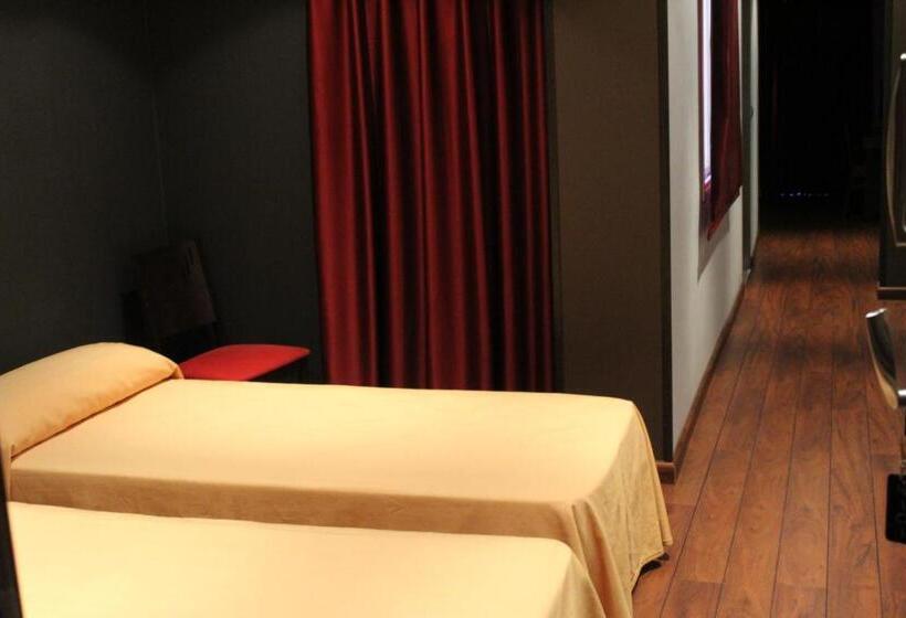 スタンダード４人部屋, Hostal Royal Almorox