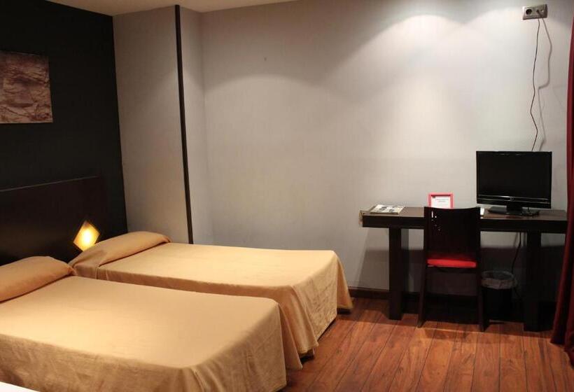 トリプルクラシックルーム, Hostal Royal Almorox