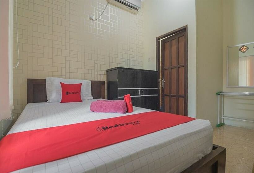 Номер Стандарт, Reddoorz Near Sepinggan Airport Balikpapan 2
