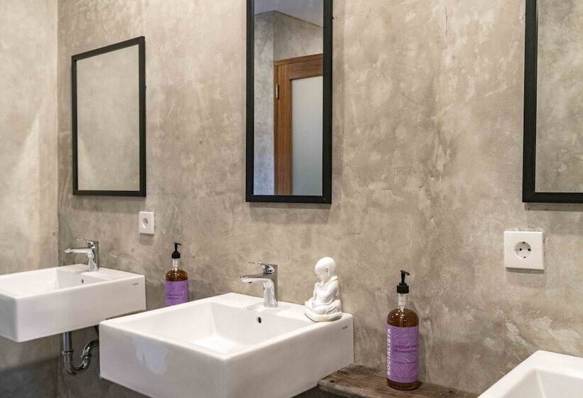 ルームシェアのワンベッド, Socialista Lifestyle Hostel