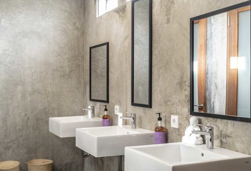 ルームシェアのワンベッド, Socialista Lifestyle Hostel