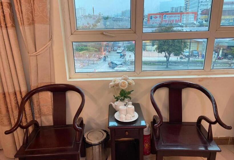 اتاق استاندارد با بالکن, Thang Long