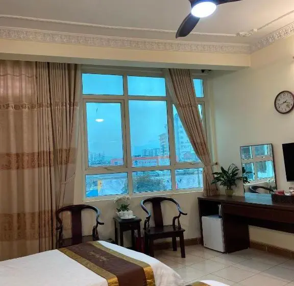 اتاق استاندارد با بالکن, Thang Long