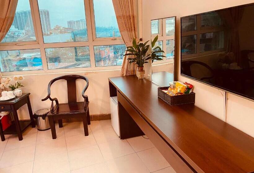 اتاق استاندارد با بالکن, Thang Long