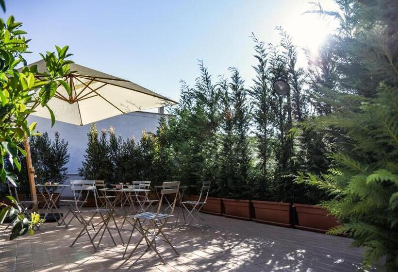 اتاق لوکس, Kapsott B&b