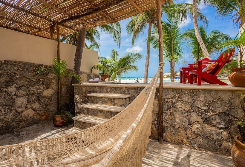 套房配有游泳池, Lotus Beach Hotel   Adults Only