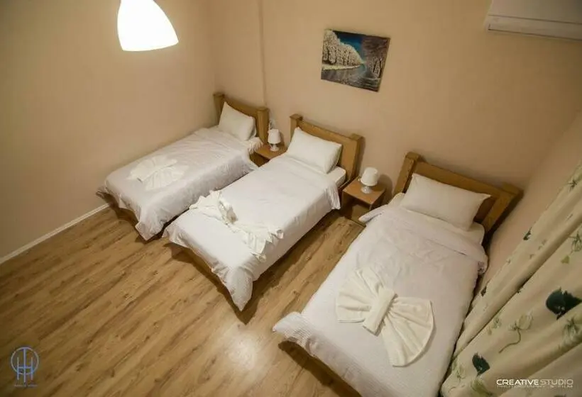 اتاق لوکس سه تخته, Trako`s Home