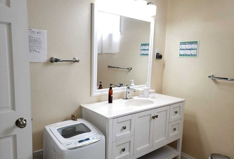 استودیوی لوکس, Keep Cool Guesthouse