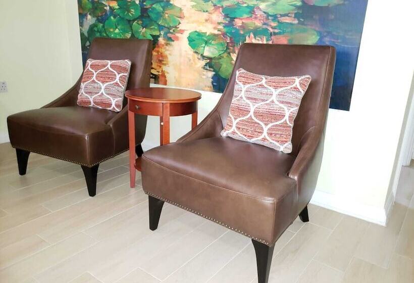 استودیوی لوکس, Keep Cool Guesthouse