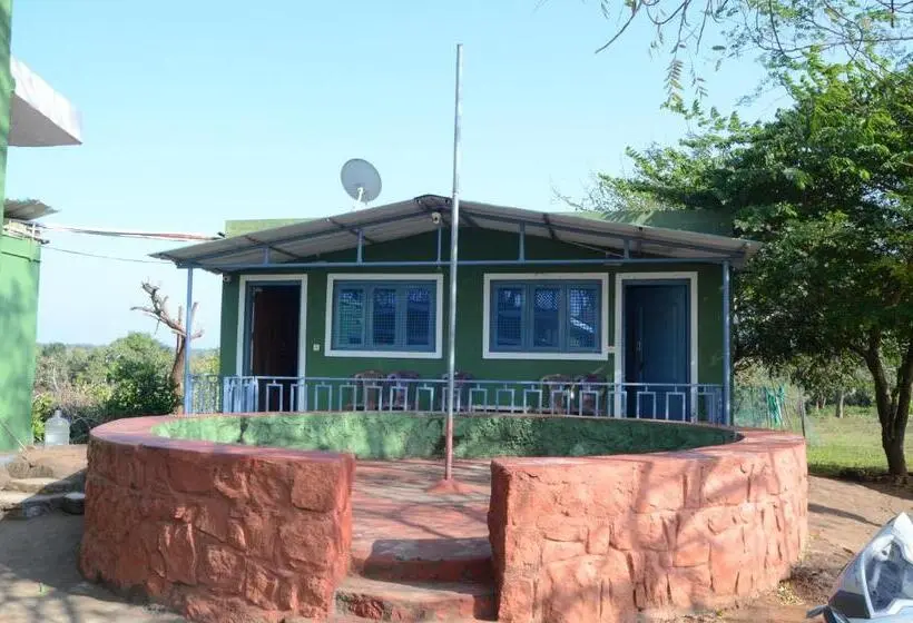 エコノミールーム, Aarraams Farms & Resorts
