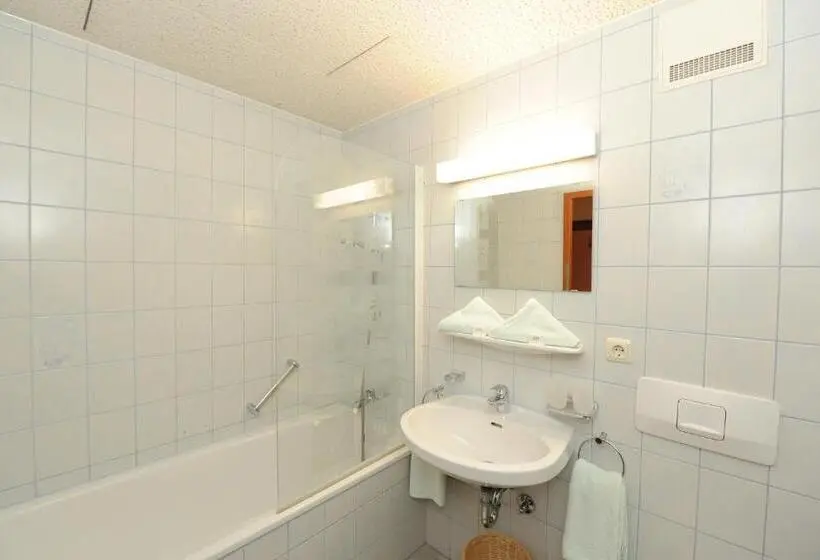 1 Bedroom Apartment Lake View, Garni Seestrand