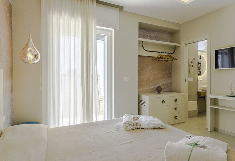 חדר משפחתי, Le Gemelle Boutique