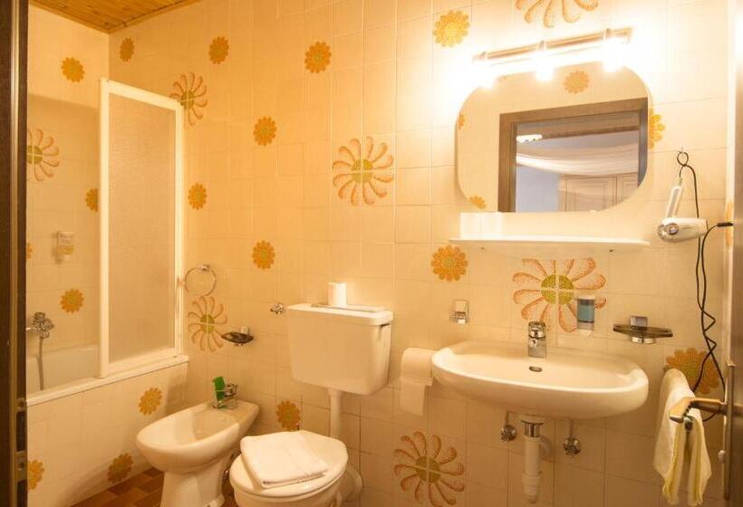 Номер Стандарт с Балконом, Berghotel Kason