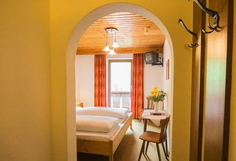 Standard-huone Parveke, Berghotel Kason