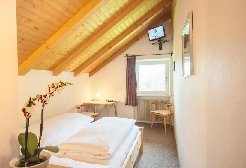 Sviitti 2 Makuuhuonetta, Berghotel Kason