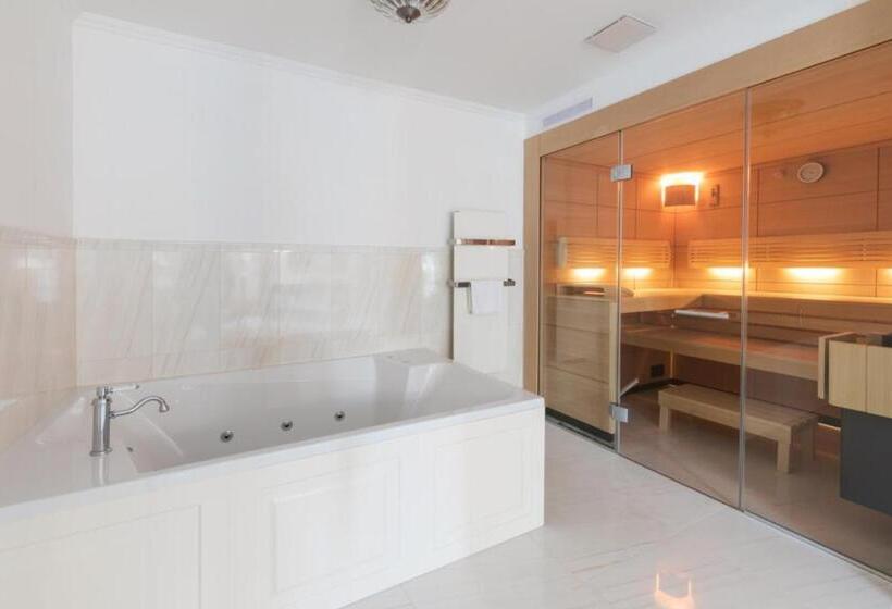 סוויטה מלכותית, Palace Art Hotel Pezinok