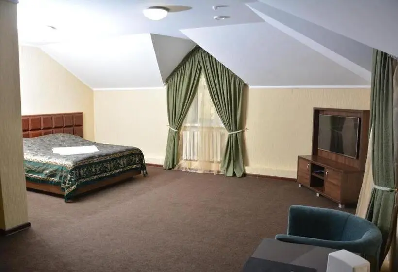 اتاق راحتی سه تخته, Tropicana Inn