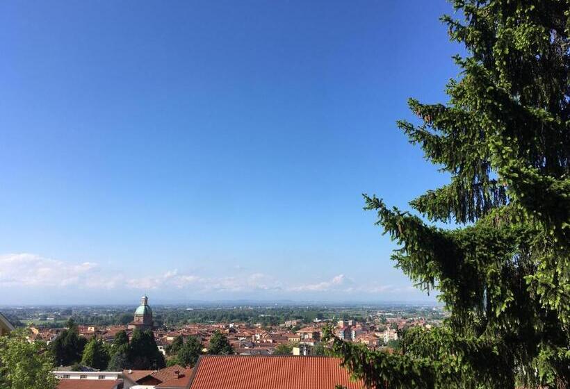 חדר משפחתי, Casa Maruca