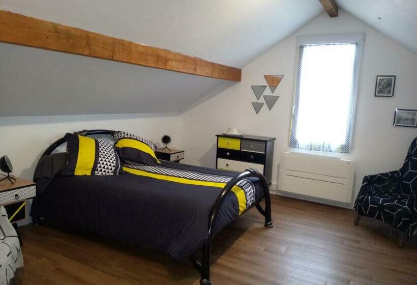 غرفة قياسية ثلاثية, Chambres D'hôtes Toulaho