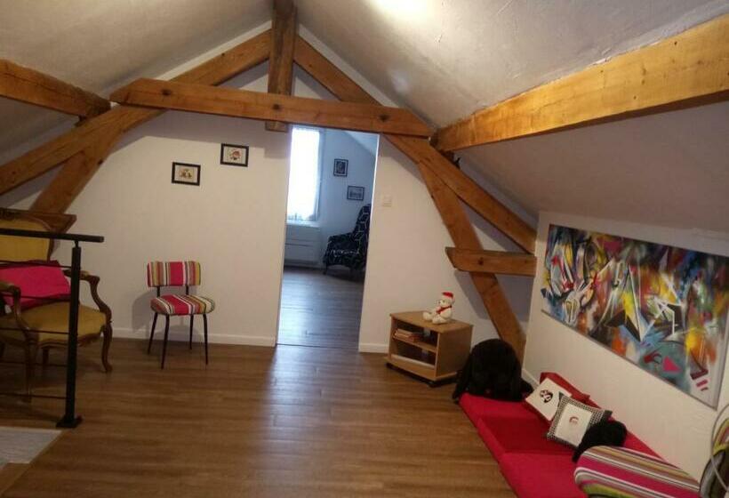 غرفة قياسية ثلاثية, Chambres D'hôtes Toulaho