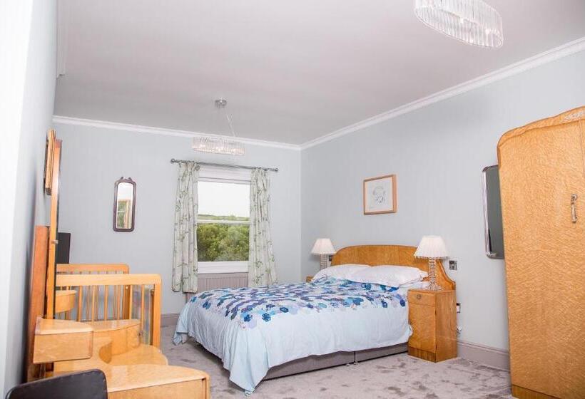 חדר דחוקס עם מיטת קינג, The Globe Angle