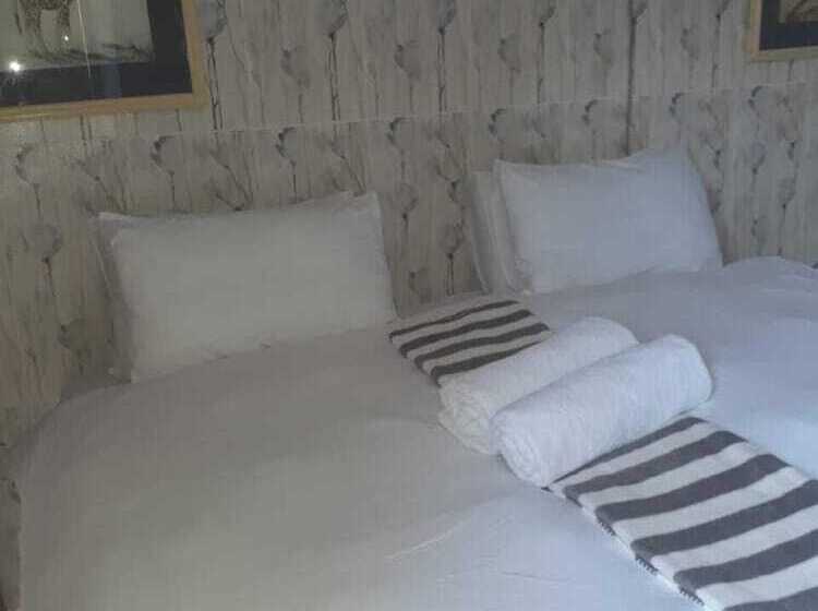 Номер Стандарт, Legae Larona