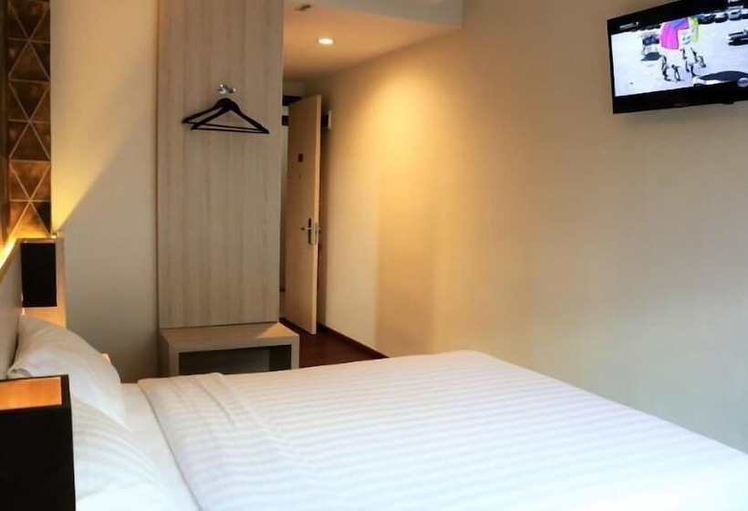 סוויטת ג'וניור, Ancyra By Continent  Poso