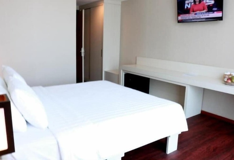 סוויטת ג'וניור, Ancyra By Continent  Poso