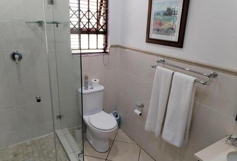 经济房, Hole In One