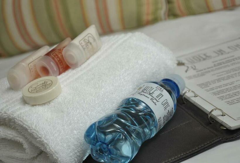 标准间, Hole In One