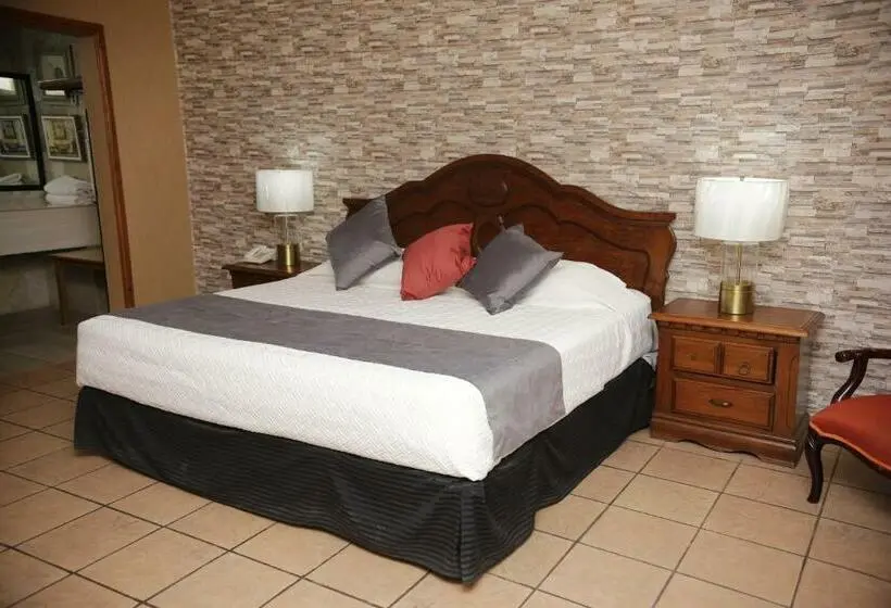Deluxe Kolmen Hengen Huone, Posada Santa Fe
