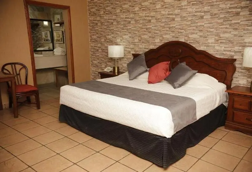 Deluxe Kolmen Hengen Huone, Posada Santa Fe