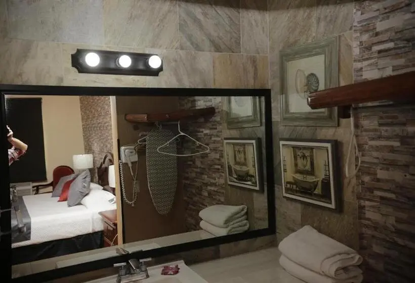 Deluxe Kolmen Hengen Huone, Posada Santa Fe