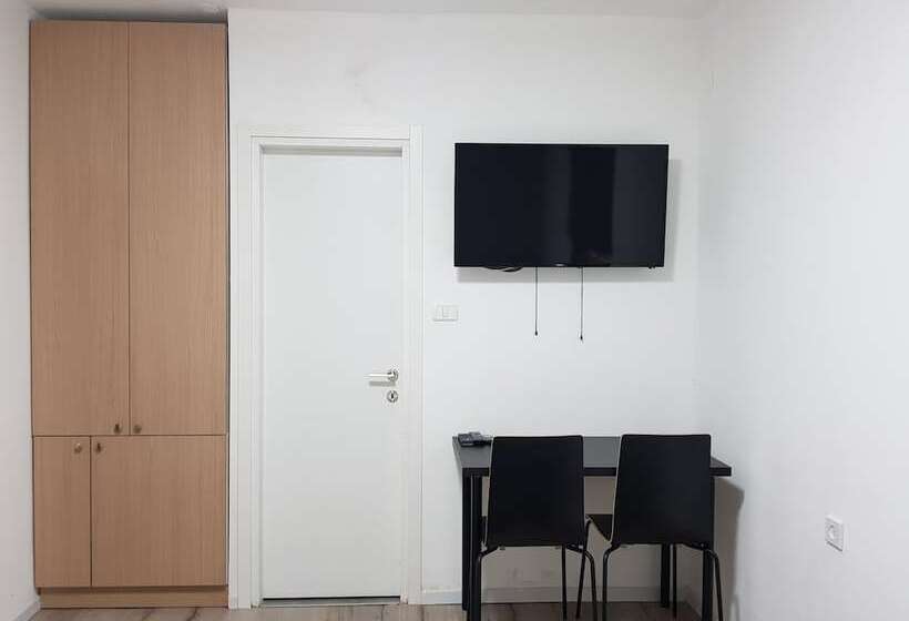 Basic Oda, Airport Guest House