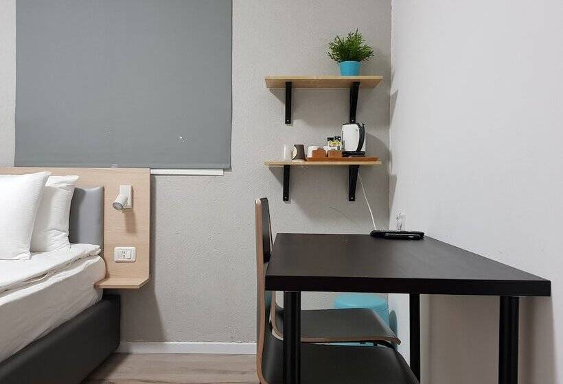 Standart Oda, Airport Guest House