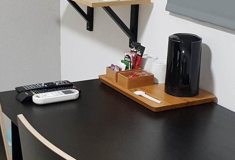 Dört Kişilik Standart Oda, Airport Guest House